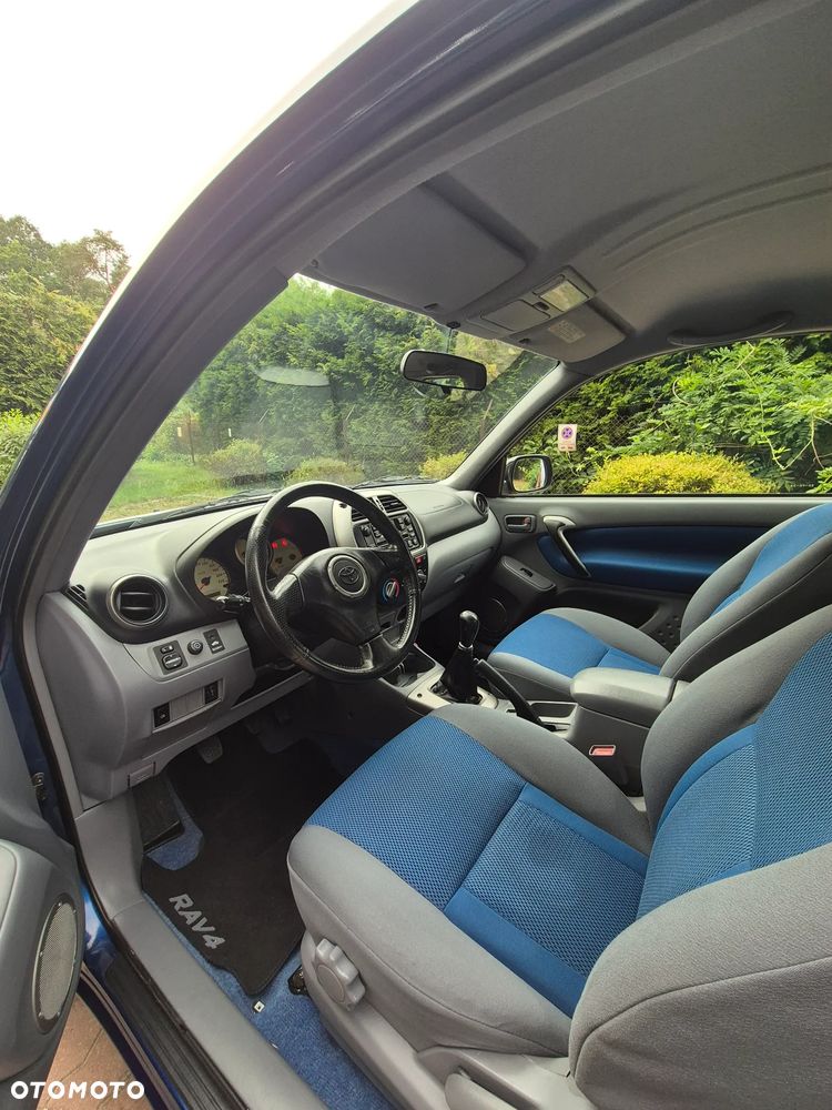 Toyota RAV4 - 11