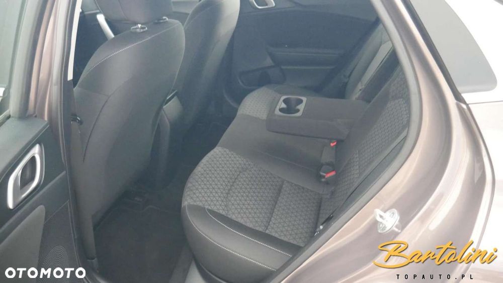 Kia XCeed - 18