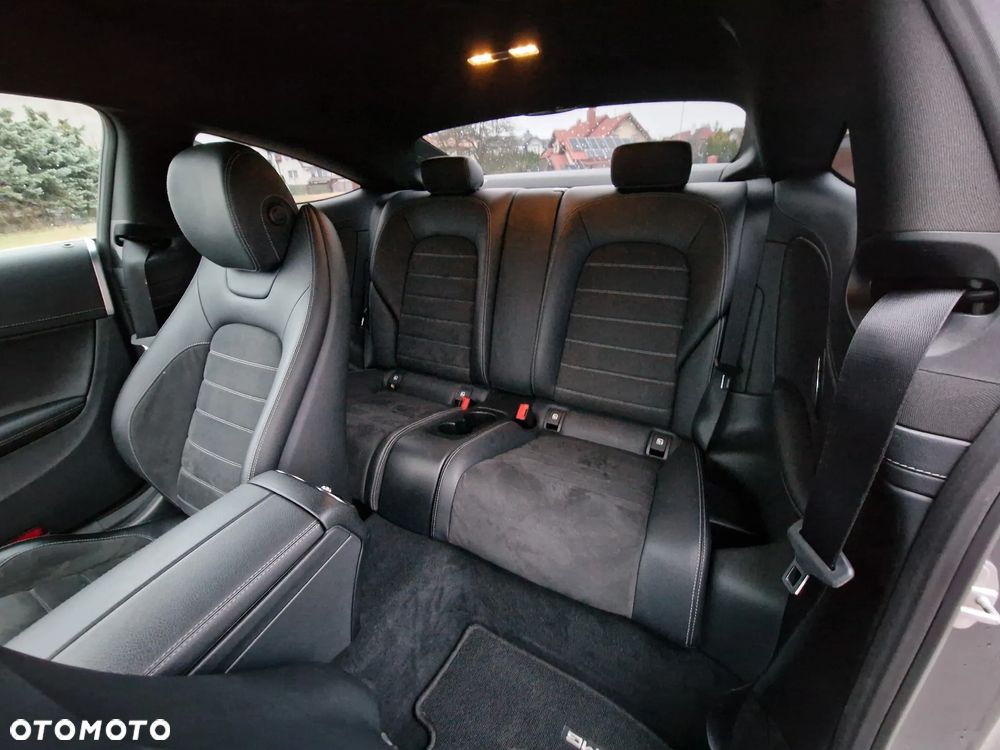 Mercedes-Benz Klasa C 200 4-Matic 9G-Tronic - 17