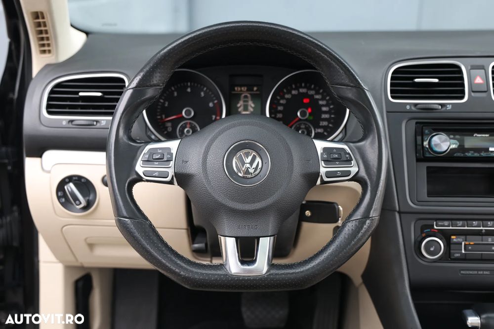 Volkswagen Golf 1.4 TSI Highline DSG - 20