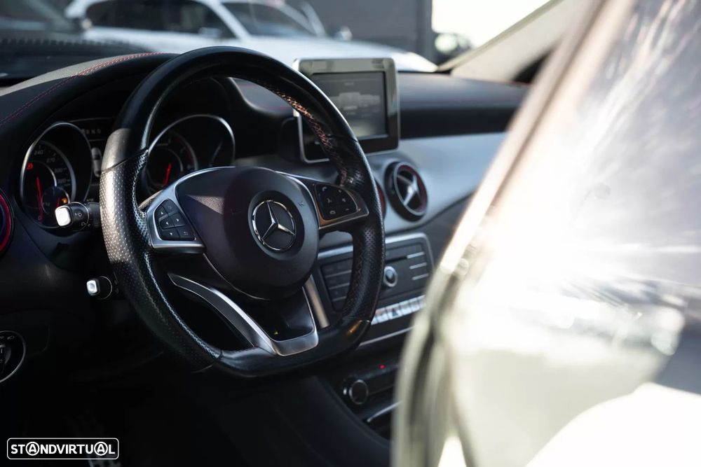 Mercedes-Benz CLA 45 AMG 4-Matic - 11