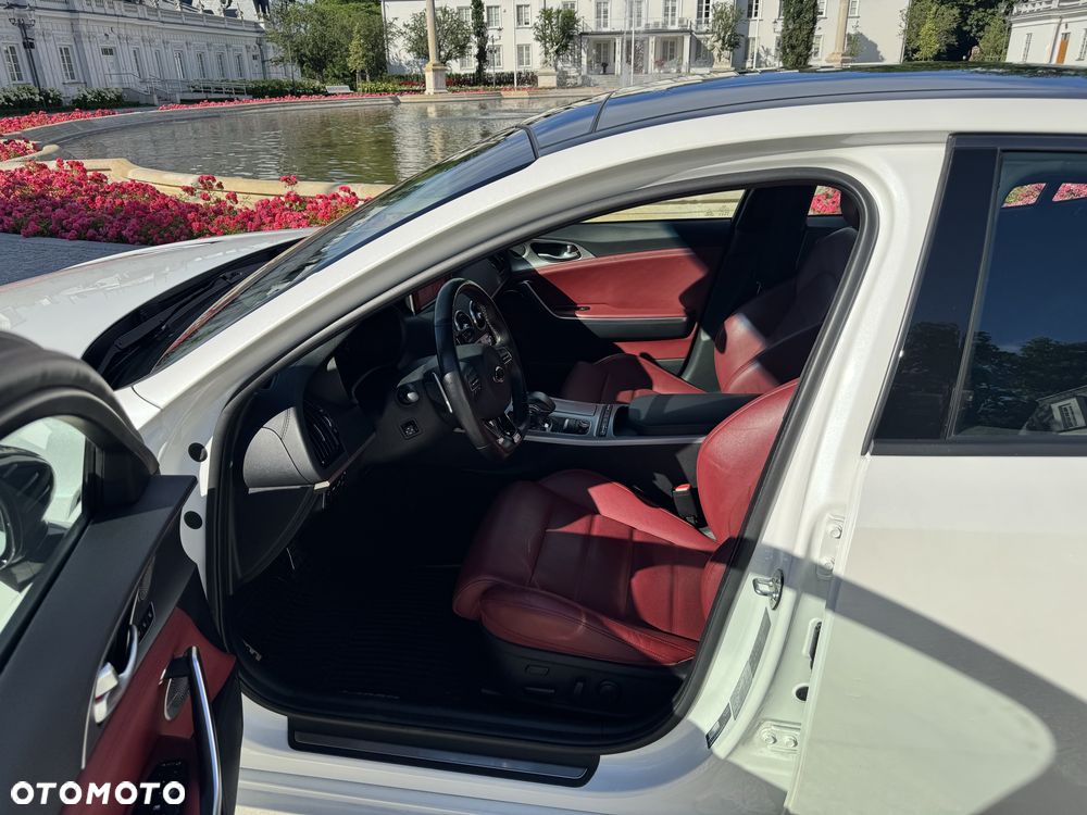 Kia Stinger - 7