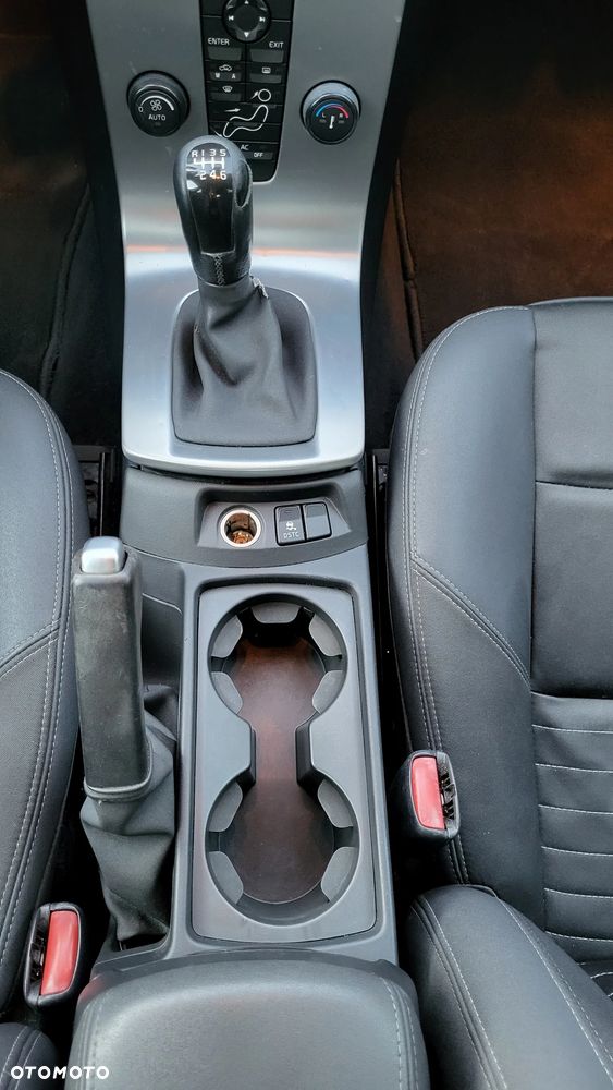 Volvo S40 2.0D Momentum - 9