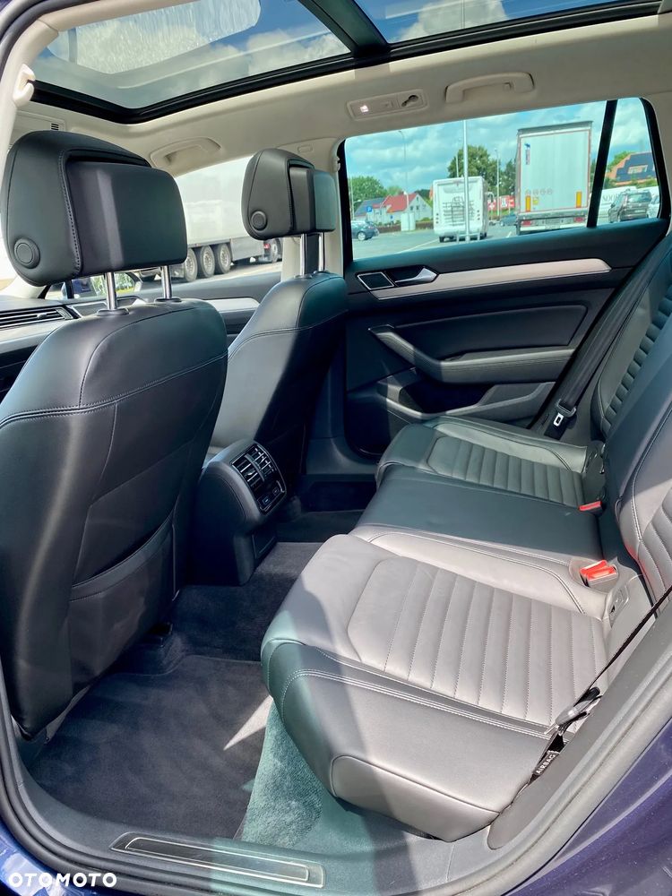 Volkswagen Passat - 9