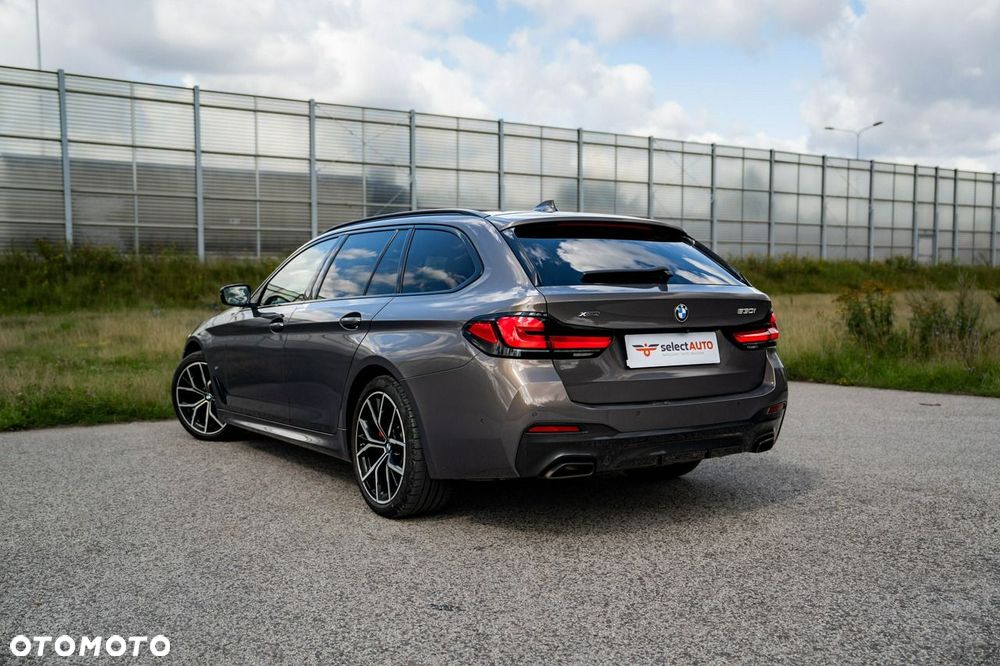 BMW Seria 5 530i xDrive mHEV M Sport sport - 5