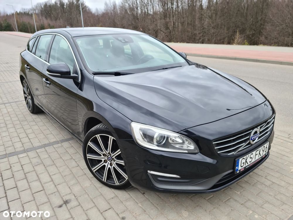 Volvo V60 D4 Drive-E Momentum - 1