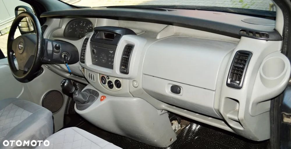 Opel VIVARO - 32