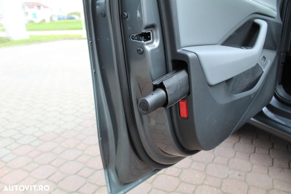 Volkswagen Passat Variant 2.0 TDI DSG Business - 33