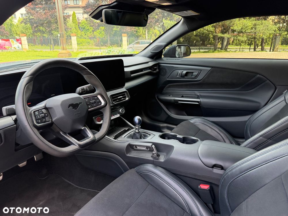 Ford Mustang - 12