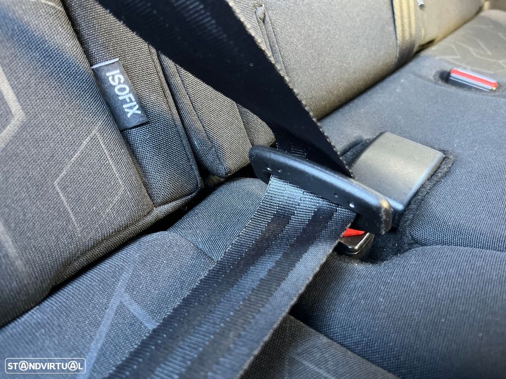 Peugeot 2008 1.5 BlueHDi Signature - 40