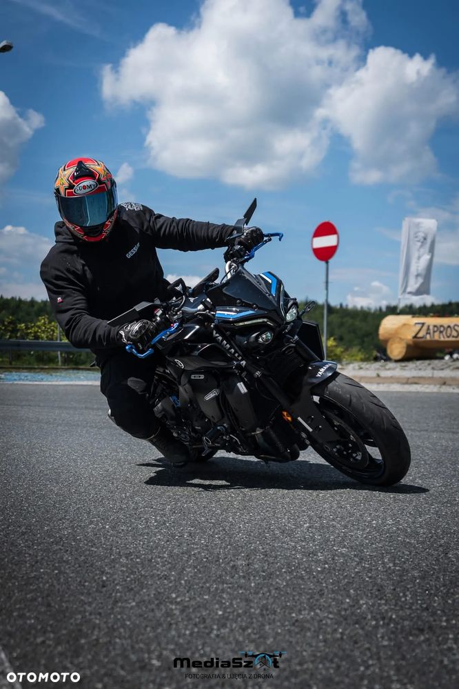 Yamaha MT - 9