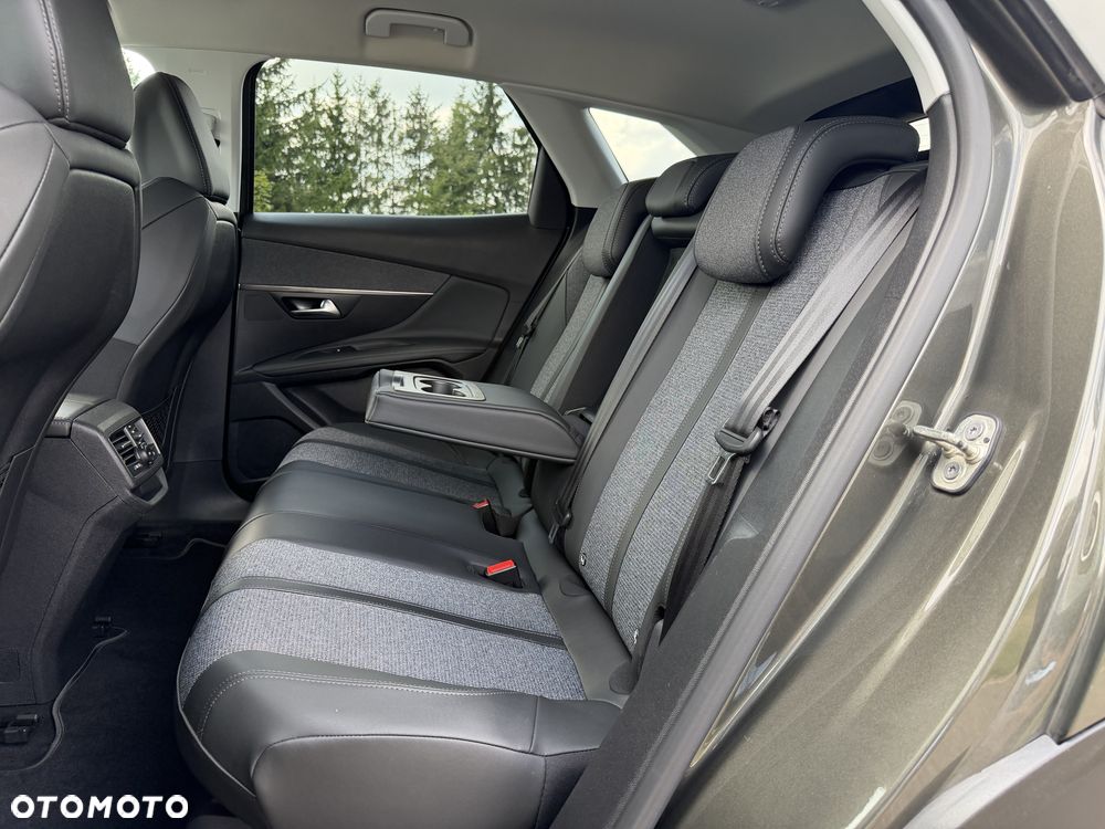 Peugeot 3008 PureTech 130 Stop & Start GPF EAT8 Allure - 26