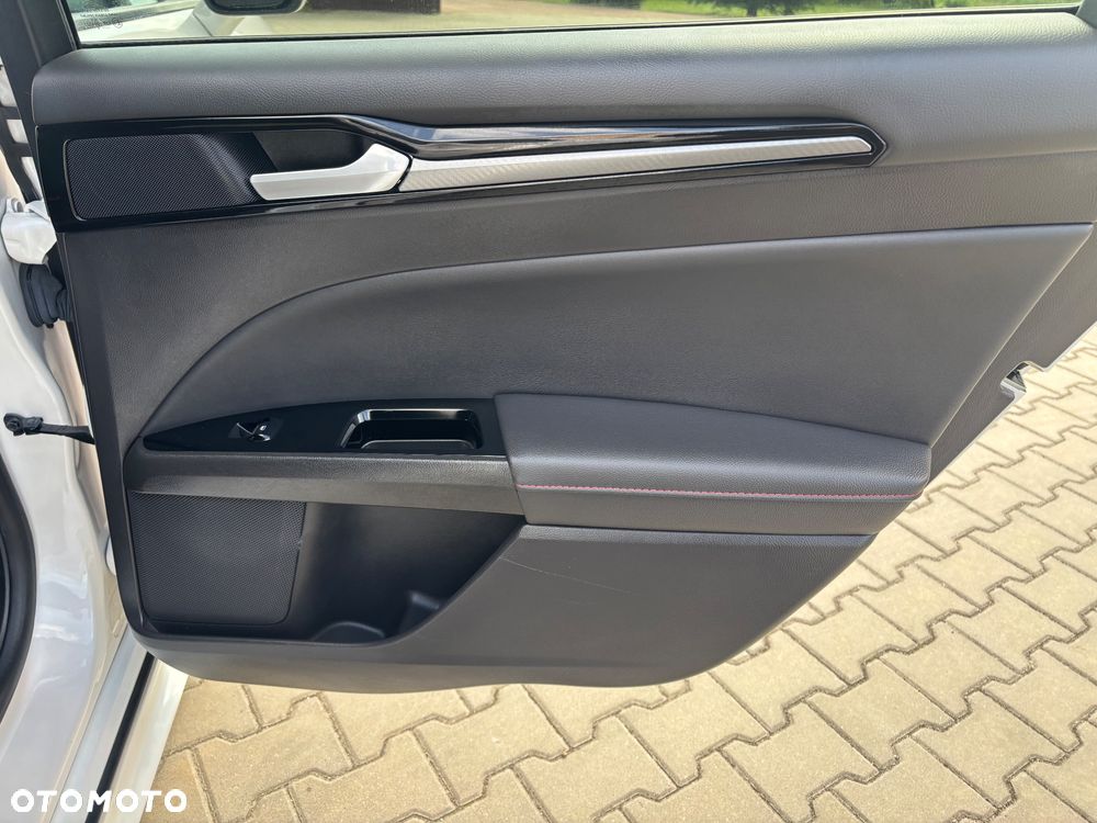 Ford Mondeo 2.0 EcoBlue ST-Line - 27