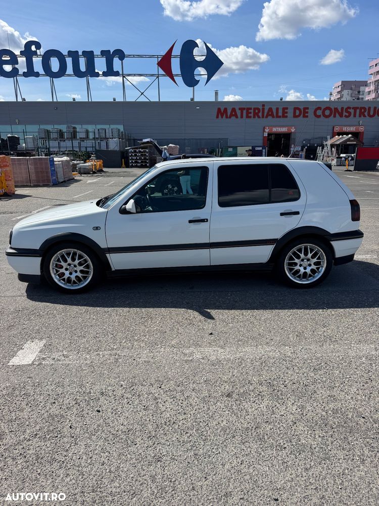 Volkswagen Golf - 8