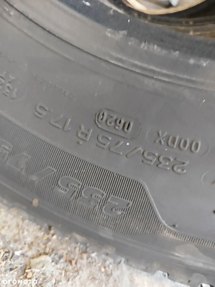 235/75R17.5 132M Michelin X Multi D cena za 4szt. - 4