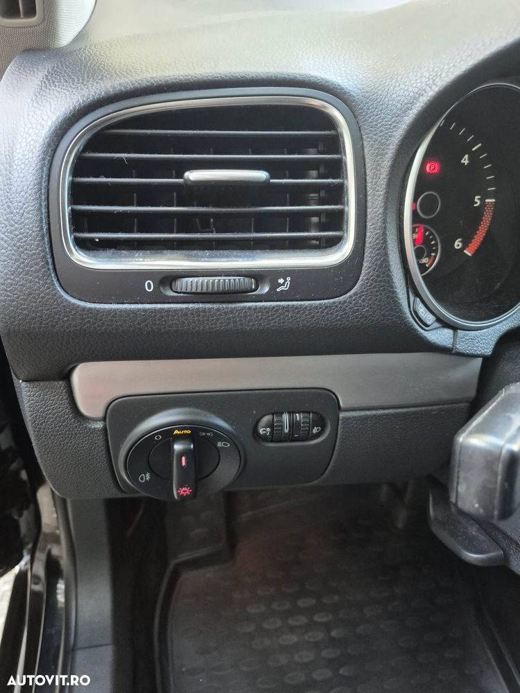 Volkswagen Golf - 8