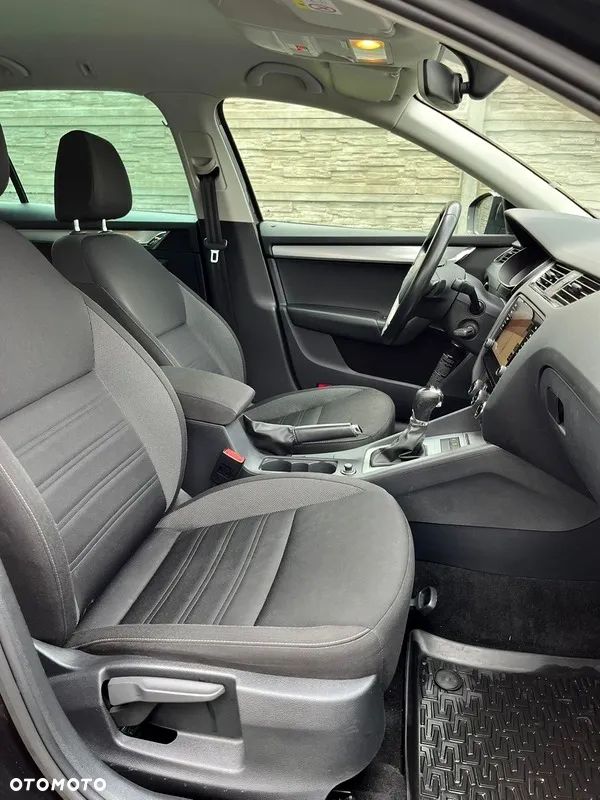 Skoda Octavia 2.0 TDI Style DSG - 10