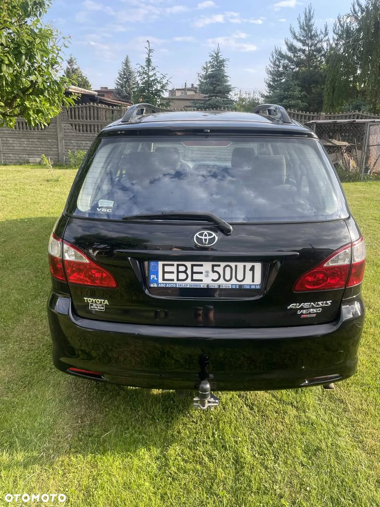Toyota Avensis Verso D-4D - 7