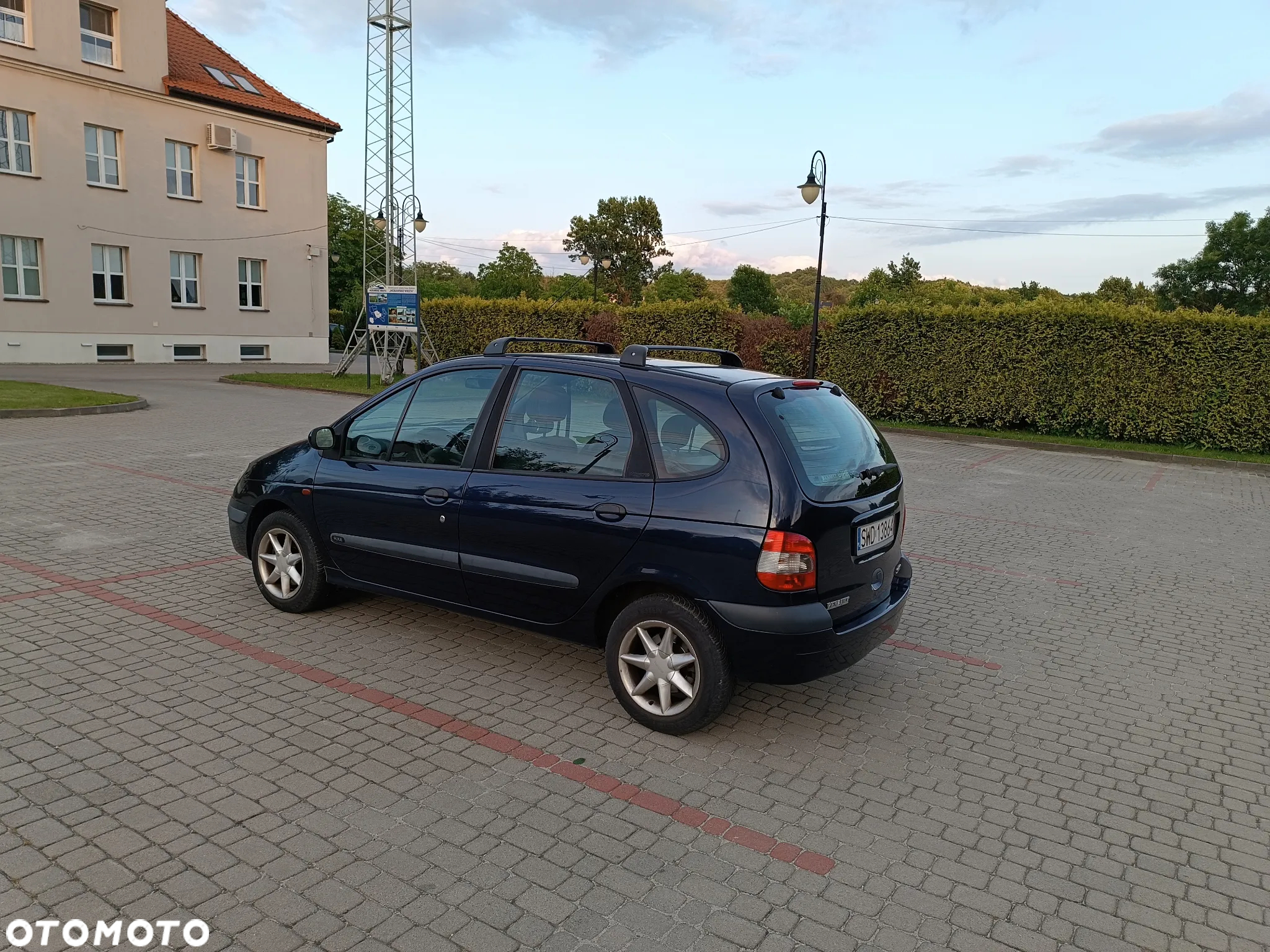 Renault Scenic 1.6 16V Confort Privilege - 4