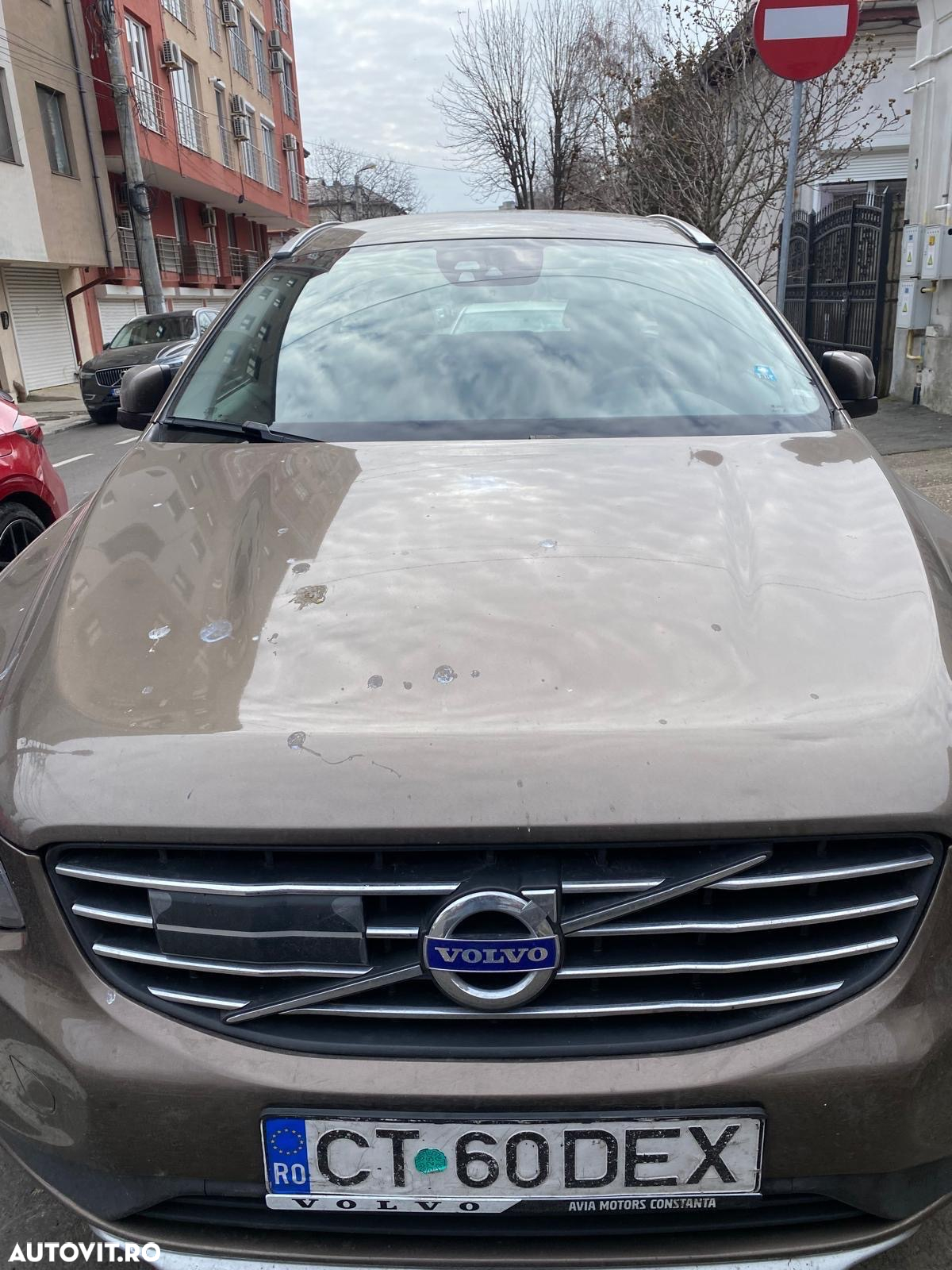 Volvo XC 60 D5 AWD Momentum - 8