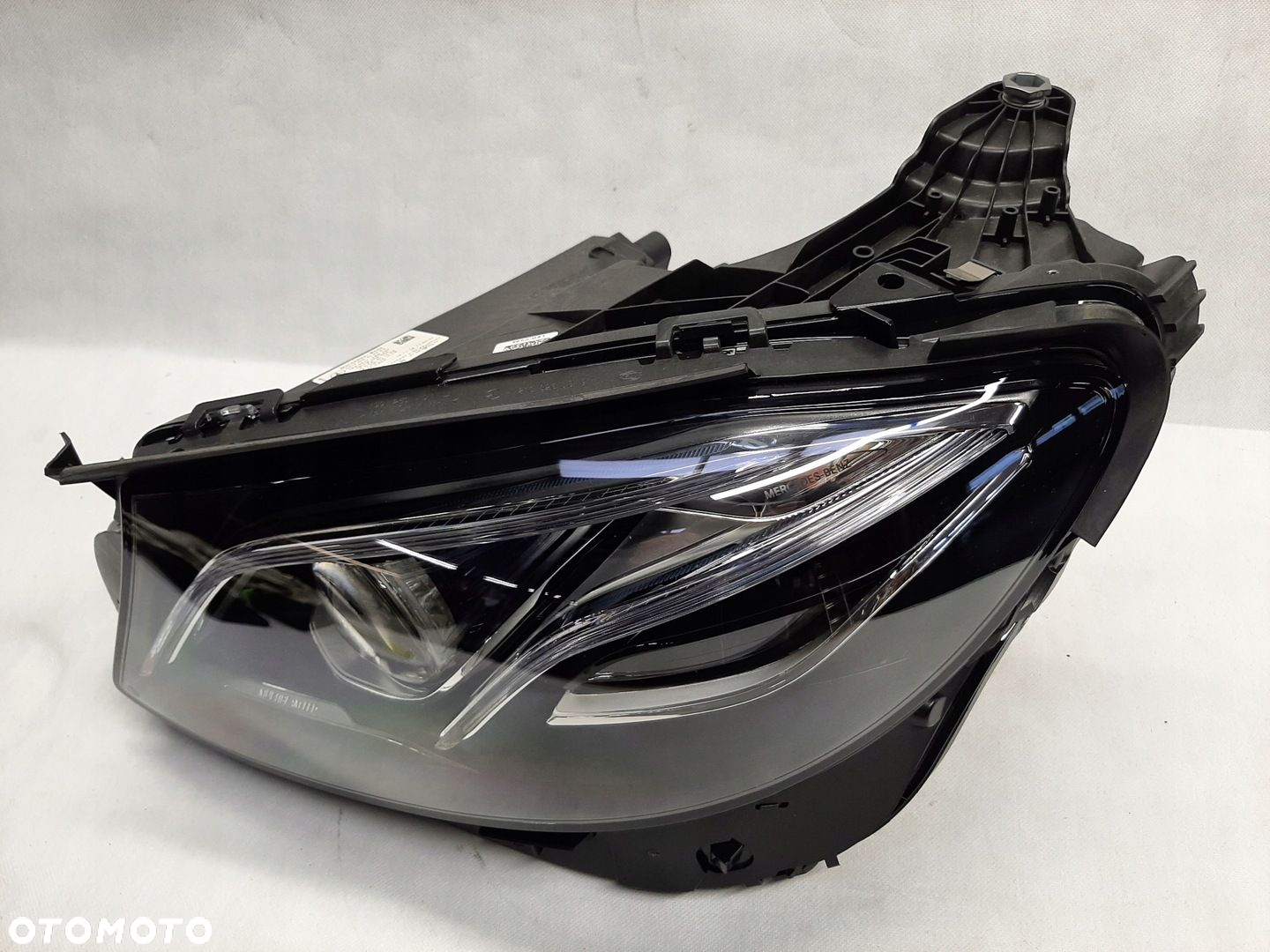 Mercedes E Reflektor Lampa LED NOWA A2139064704 - 2