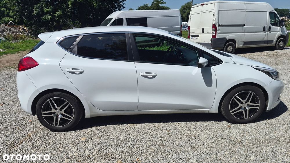 Kia Ceed 1.6 CRDi 128 Vision - 3
