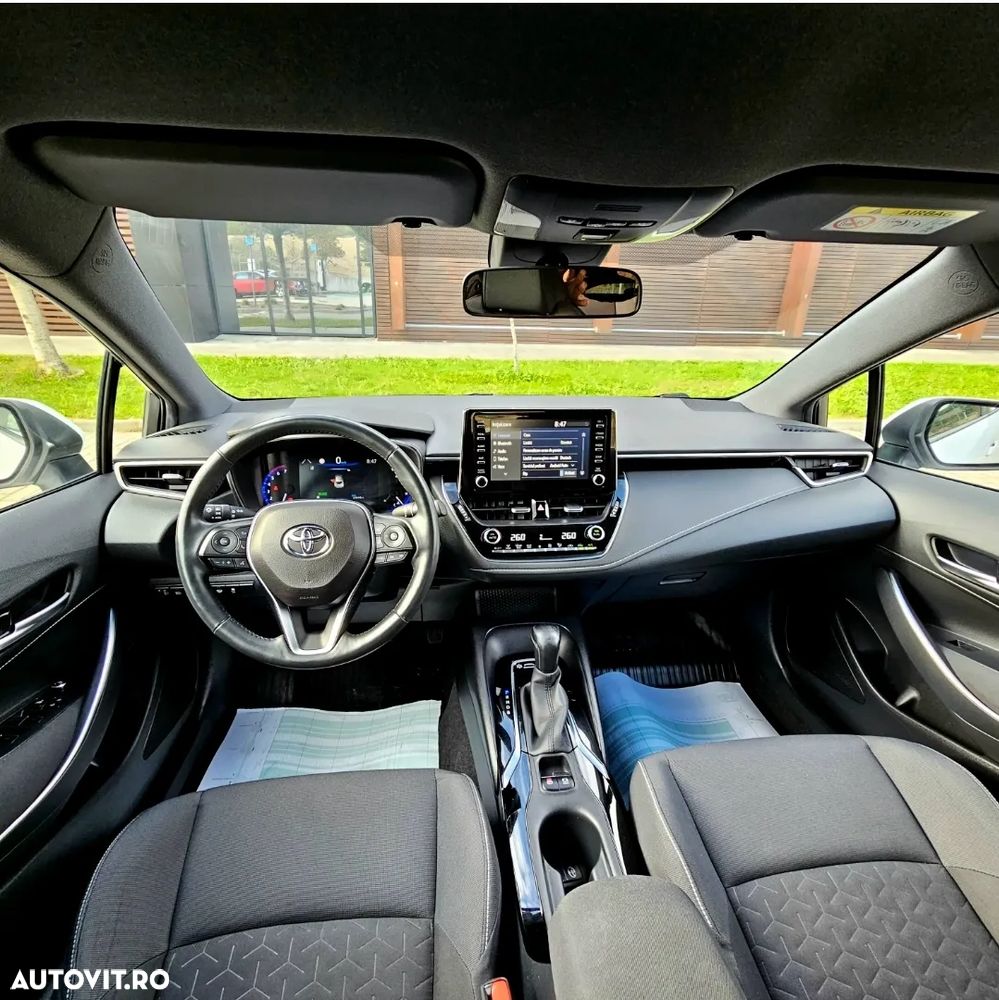 Toyota Corolla 1.8 Hybrid Business Edition - 8