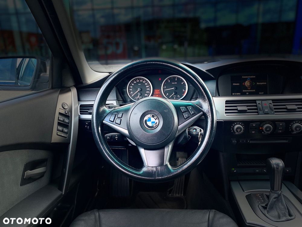 BMW Seria 5 525d - 9