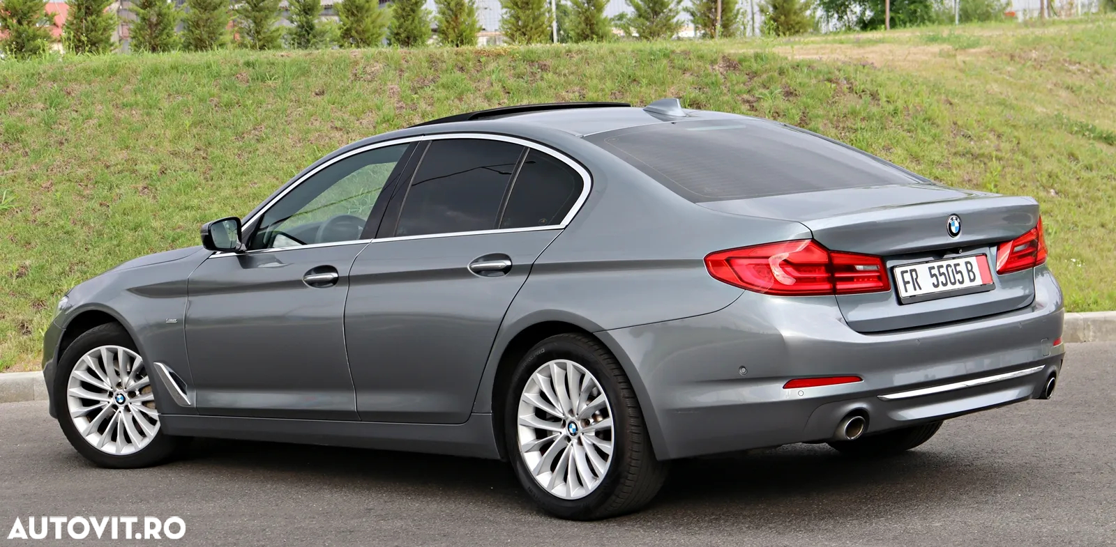 BMW Seria 5 530i AT - 9