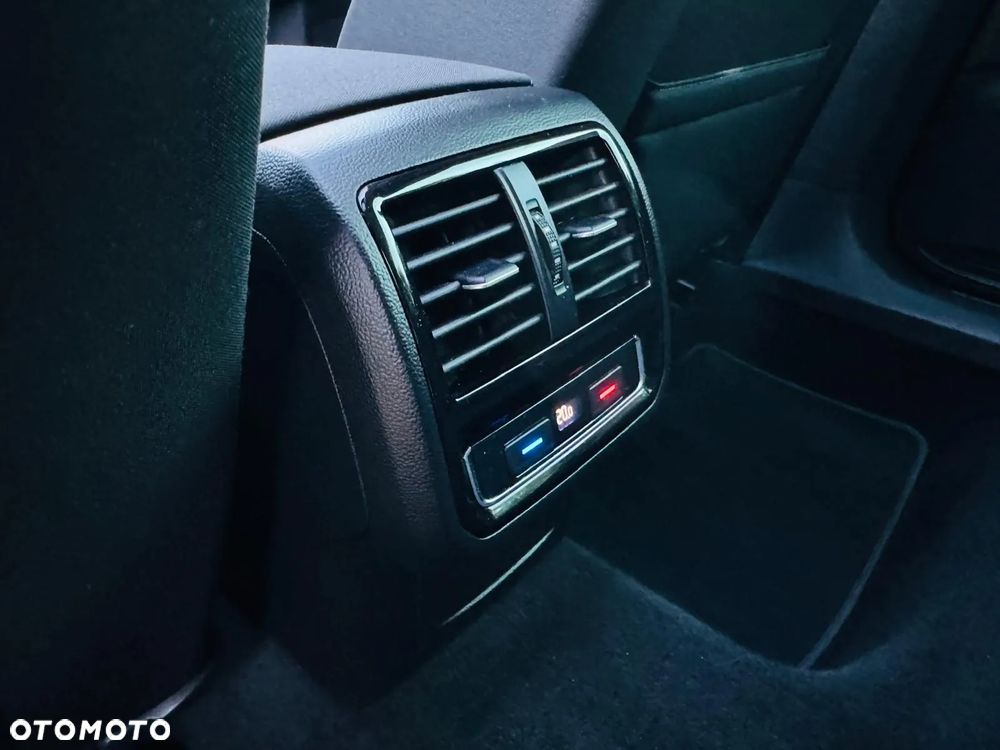Volkswagen Passat 1.5 TSI EVO Elegance - 28