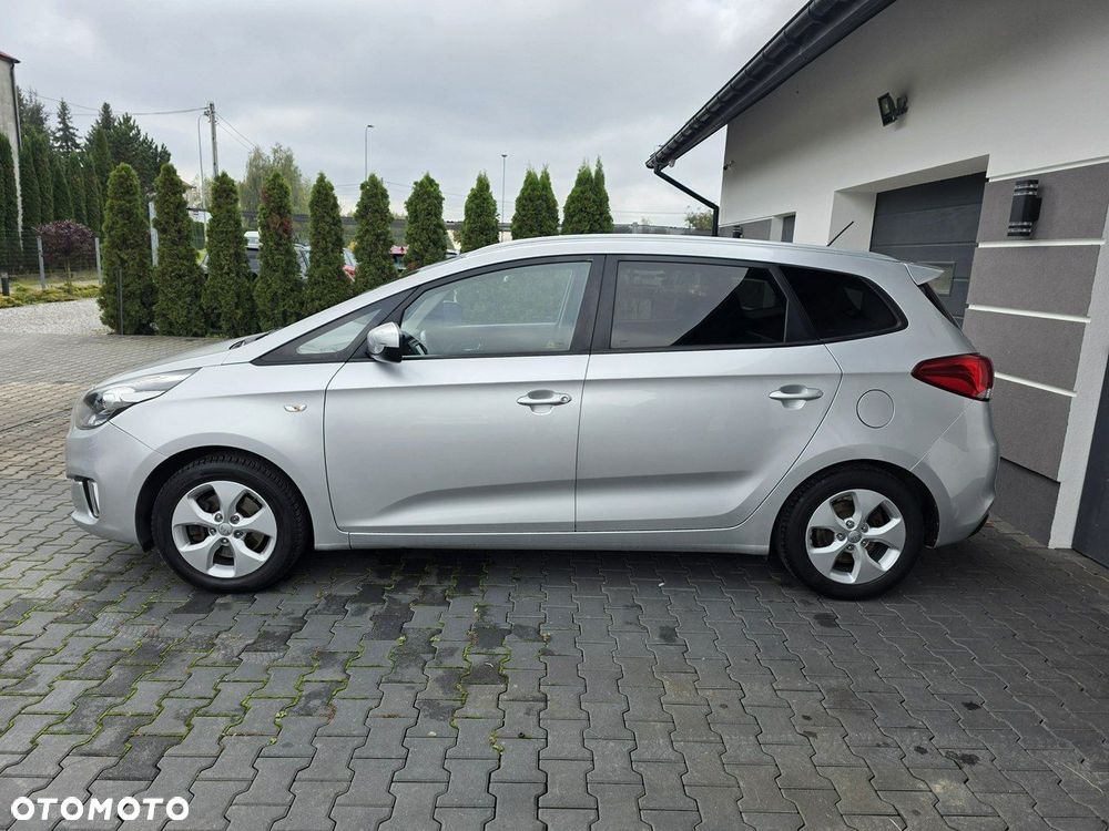 Kia Carens - 5