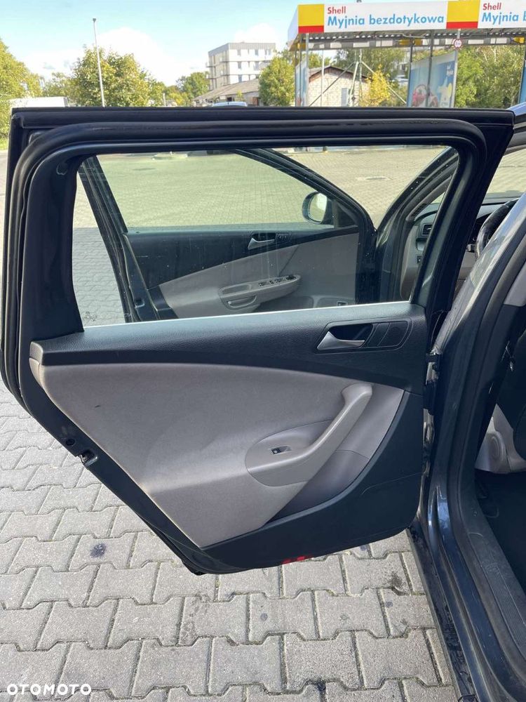 Volkswagen Passat - 21