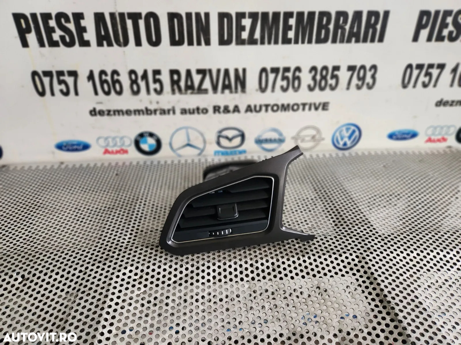 Ornament Trim Grila Ventilatie Bord Stanga Vw T-Roc Dezmembrez Vw T-Roc - Dezmembrari Arad - 3