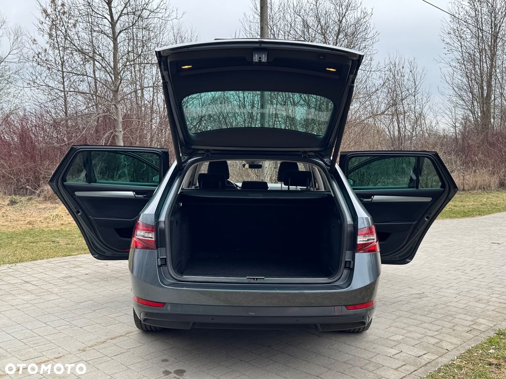 Skoda Superb 2.0 TDI DSG Premium Edition - 24