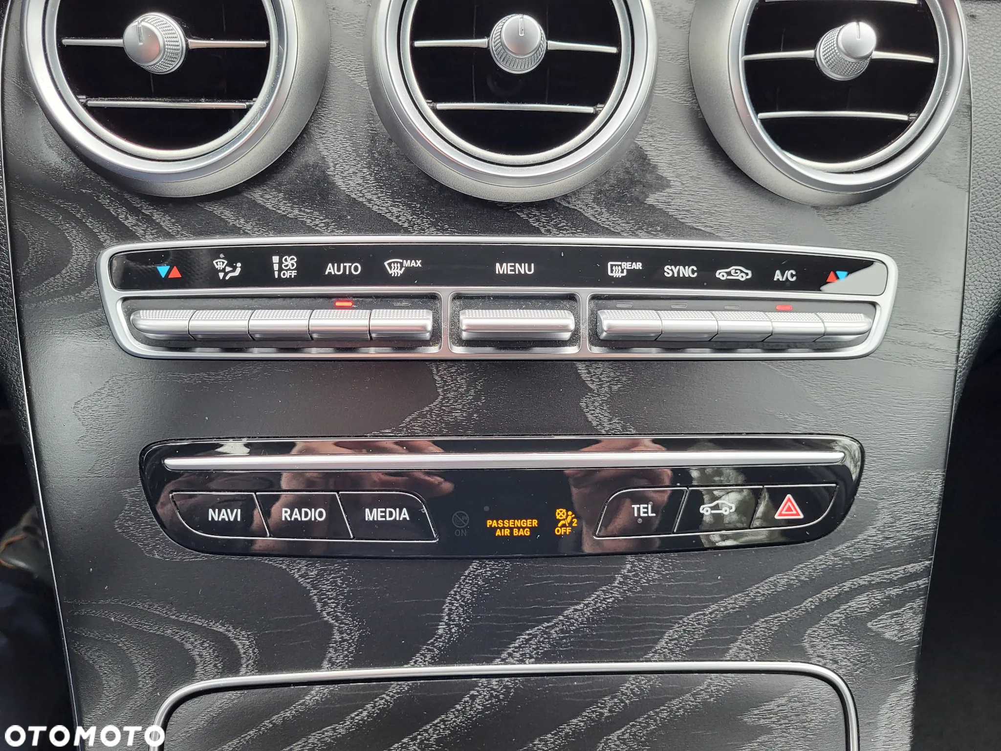 Mercedes-Benz Klasa C 220 d 4Matic 9G-TRONIC AMG Line - 33