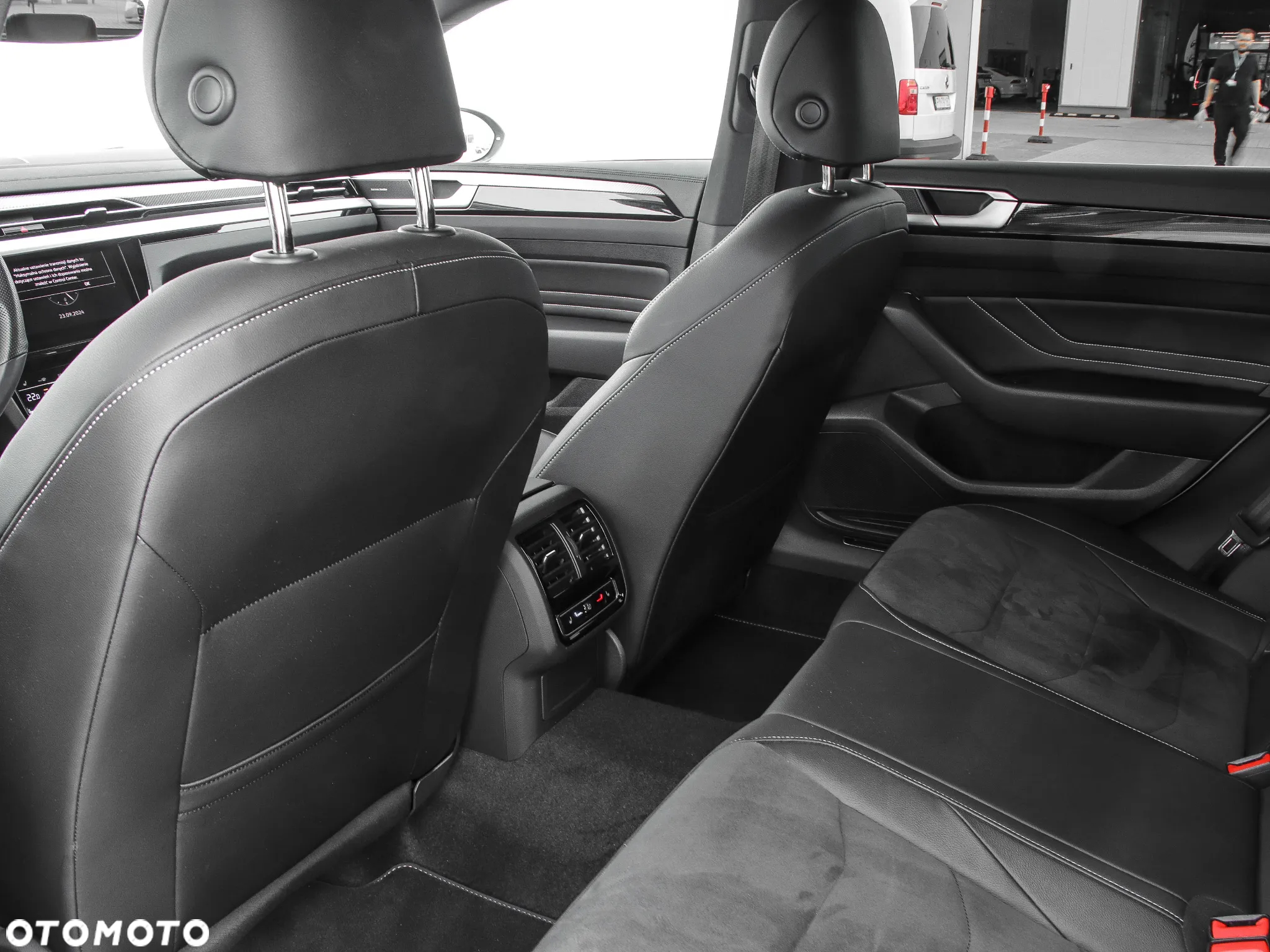 Volkswagen Arteon 2.0 TDI R-Line DSG - 11