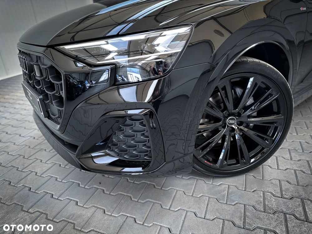 Audi Q8 - 12