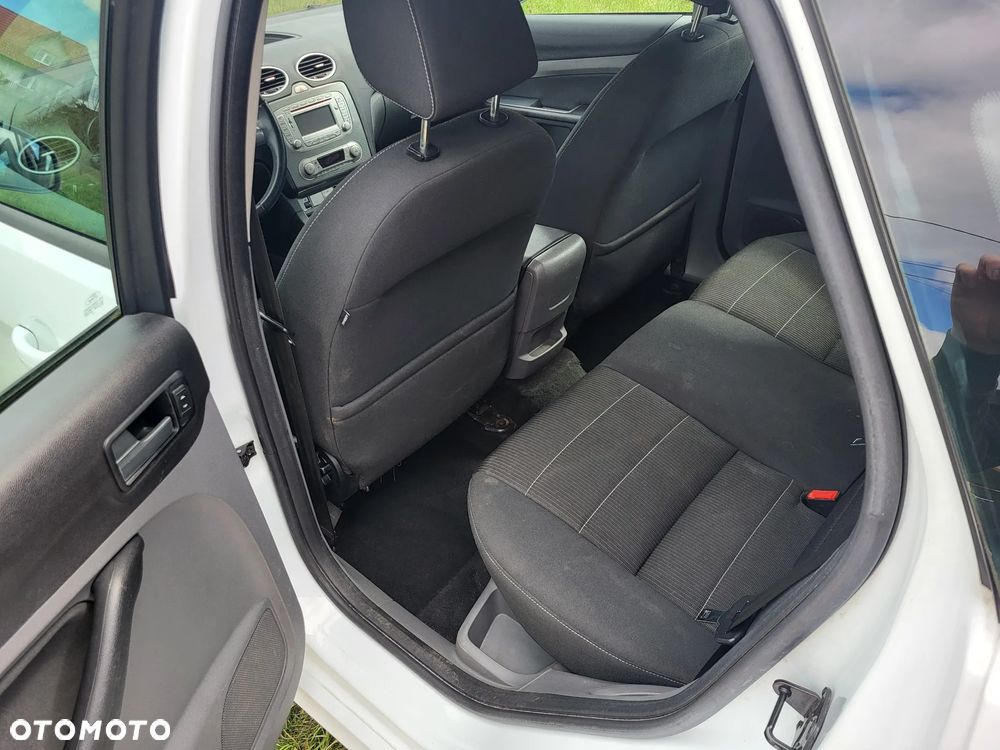 Ford Focus 1.8 Titanium - 8