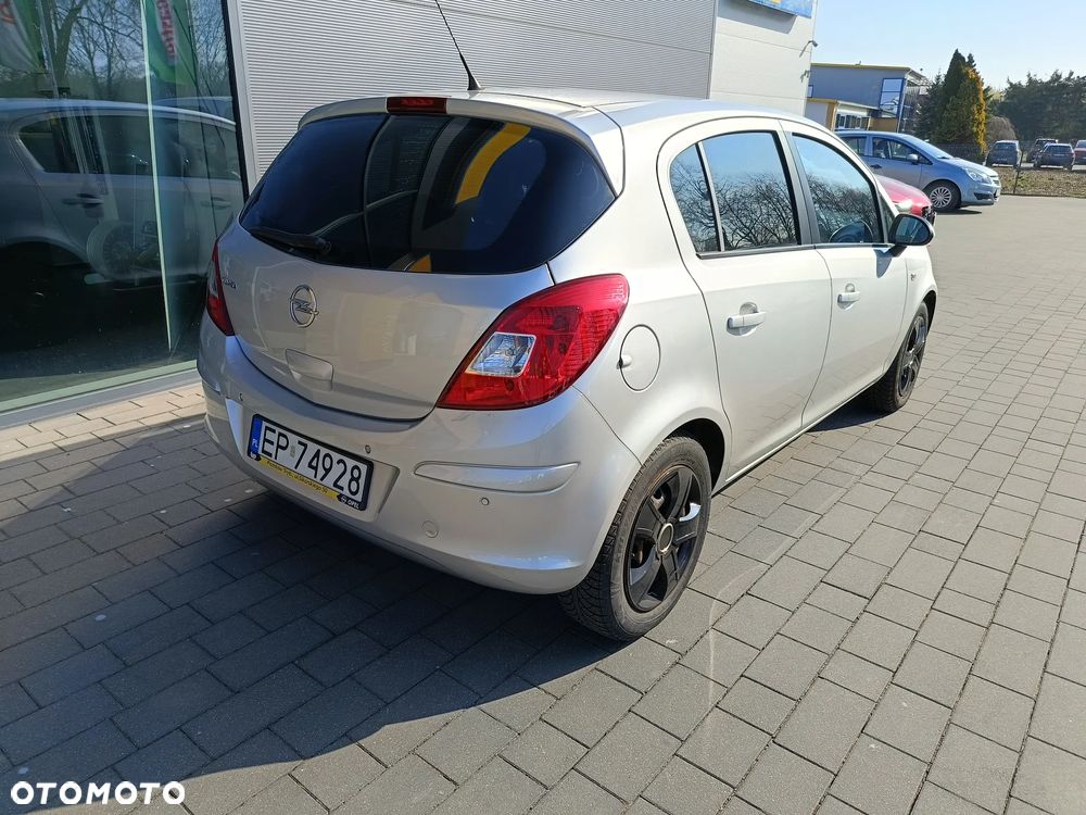 Opel Corsa 1.4 16V Cosmo - 6