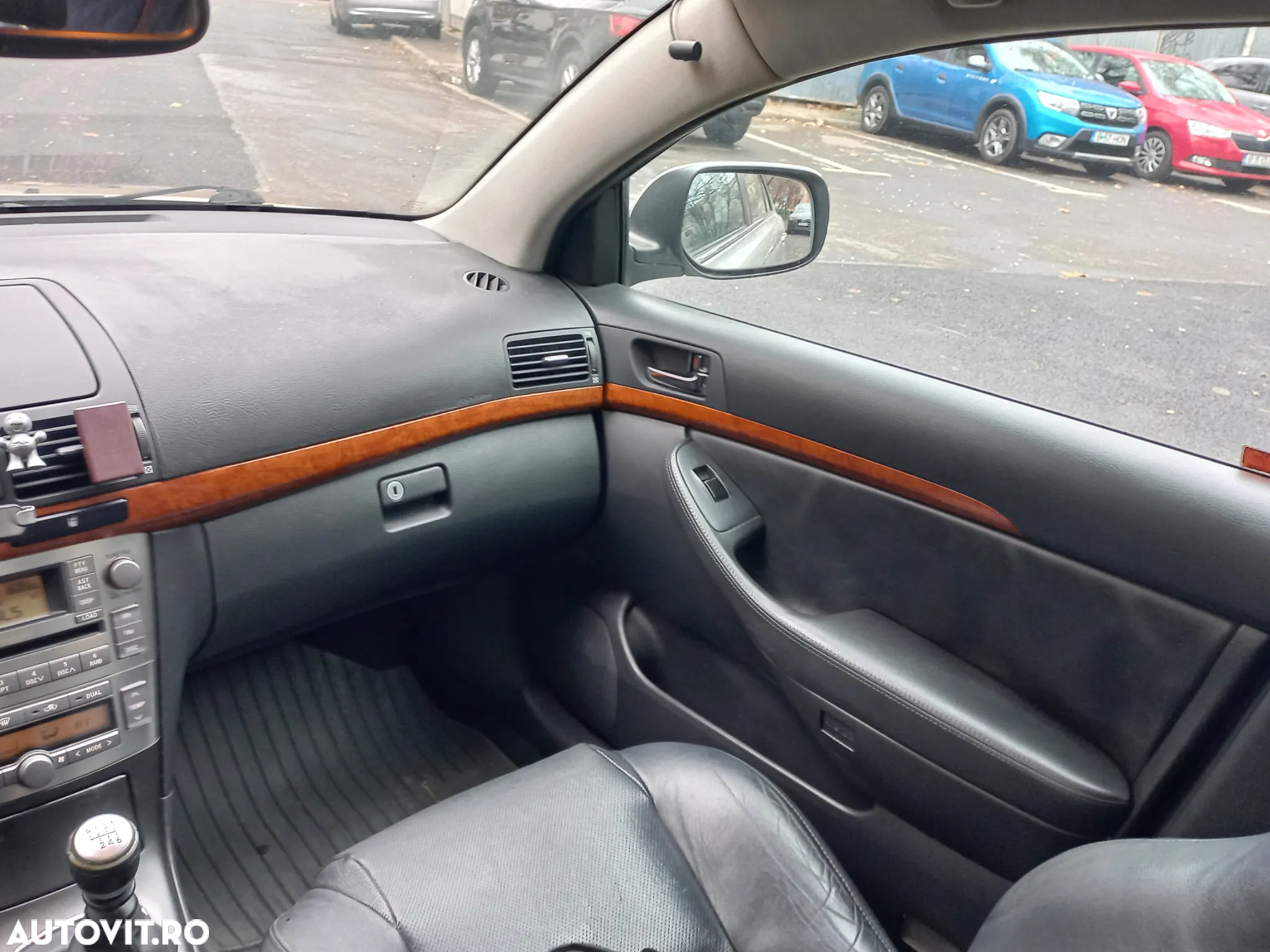 Toyota Avensis - 11