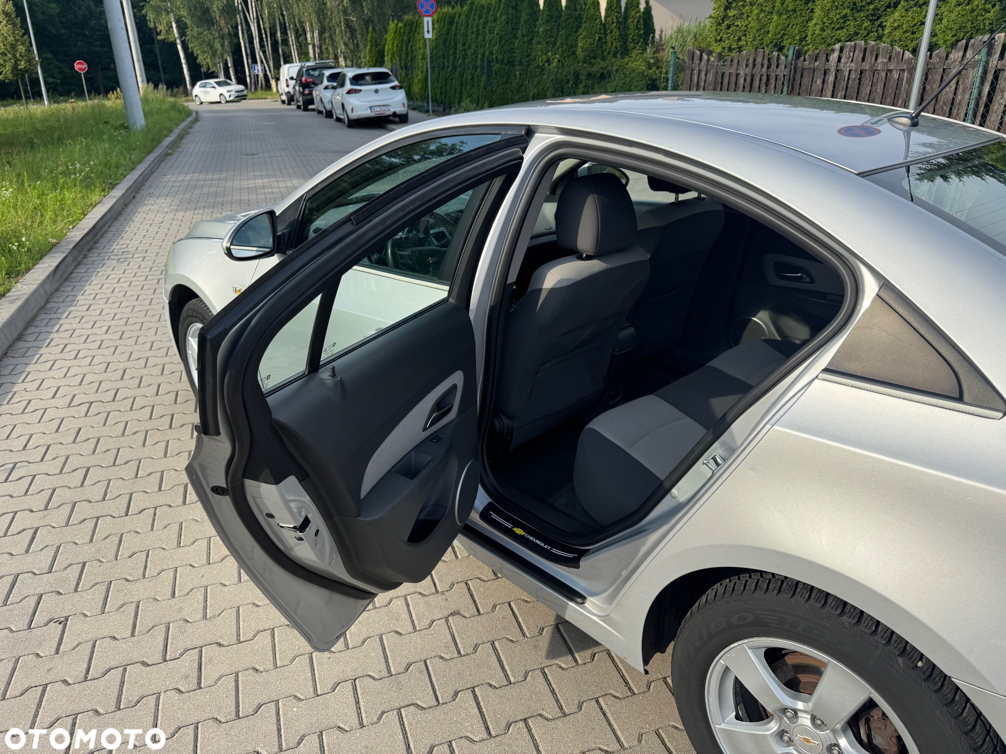 Chevrolet Cruze 1.6 Base - 9