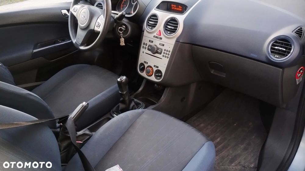 Opel Corsa 1.2 16V Cosmo - 13