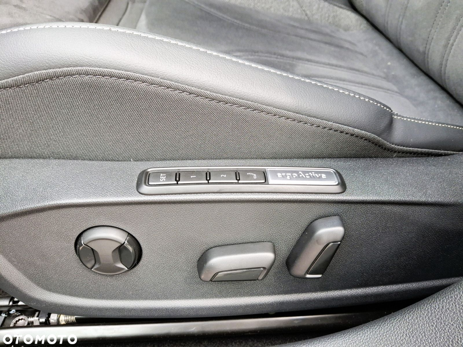 Volkswagen Golf - 10