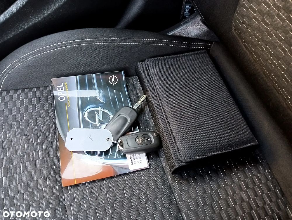 Opel Astra 1.4 Turbo Edition - 24