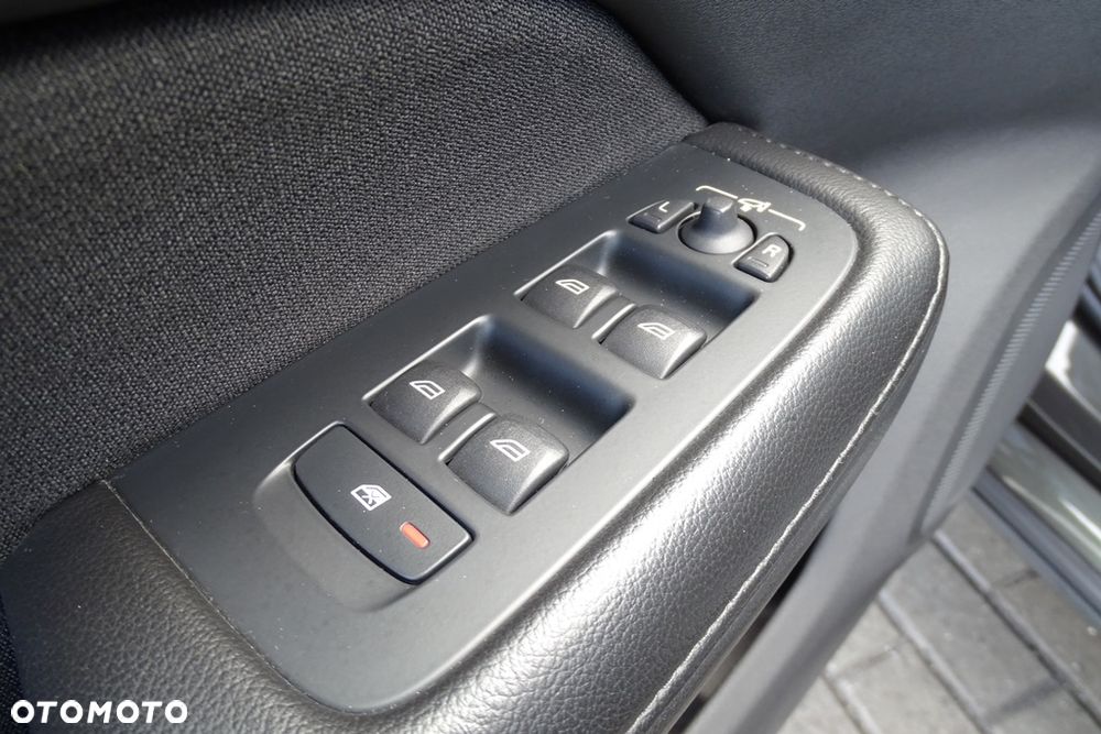 Volvo V60 D3 Geartronic Momentum - 17