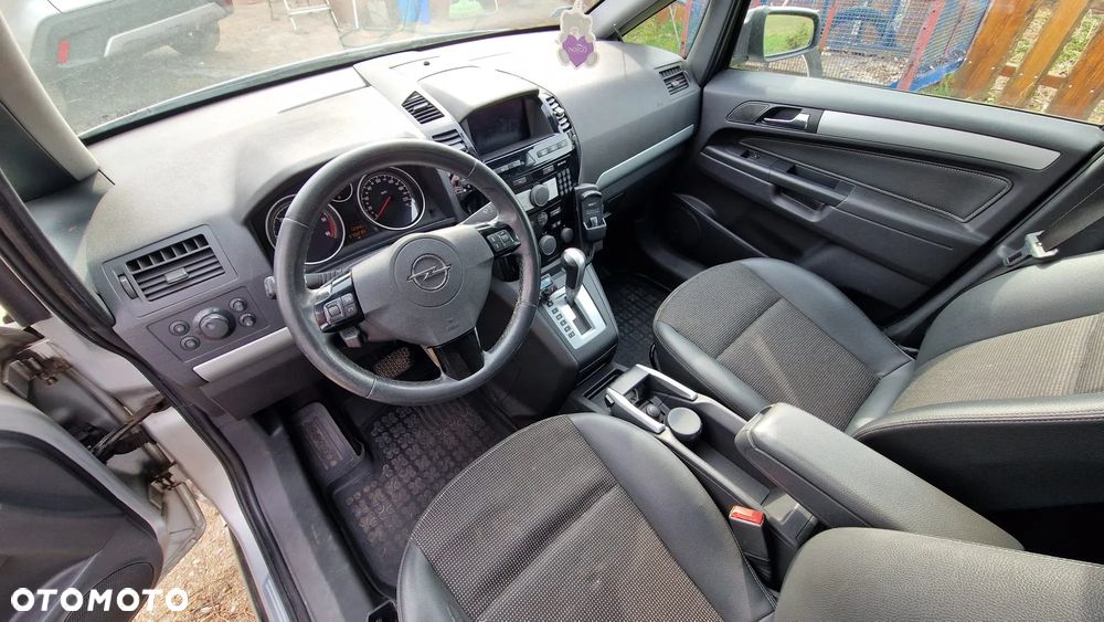 Opel Zafira - 1