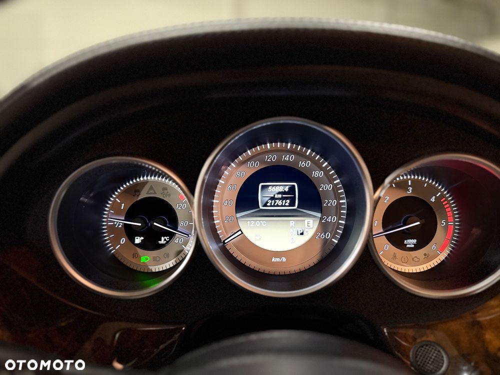 Mercedes-Benz CLS - 24