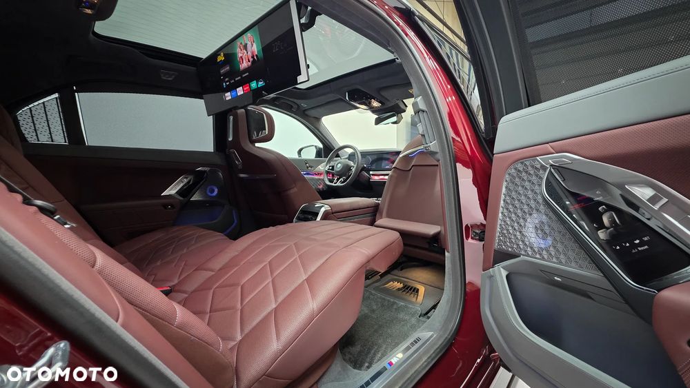BMW Seria 7 M760e PHEV xDrive sport - 24