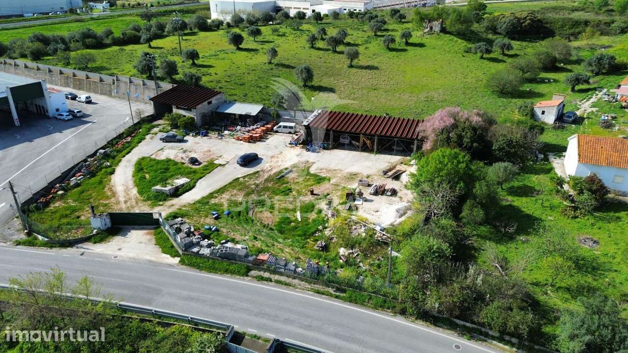 Armazém comercial com terreno, São Pedro / Alcanena - Grande imagem: 2/19