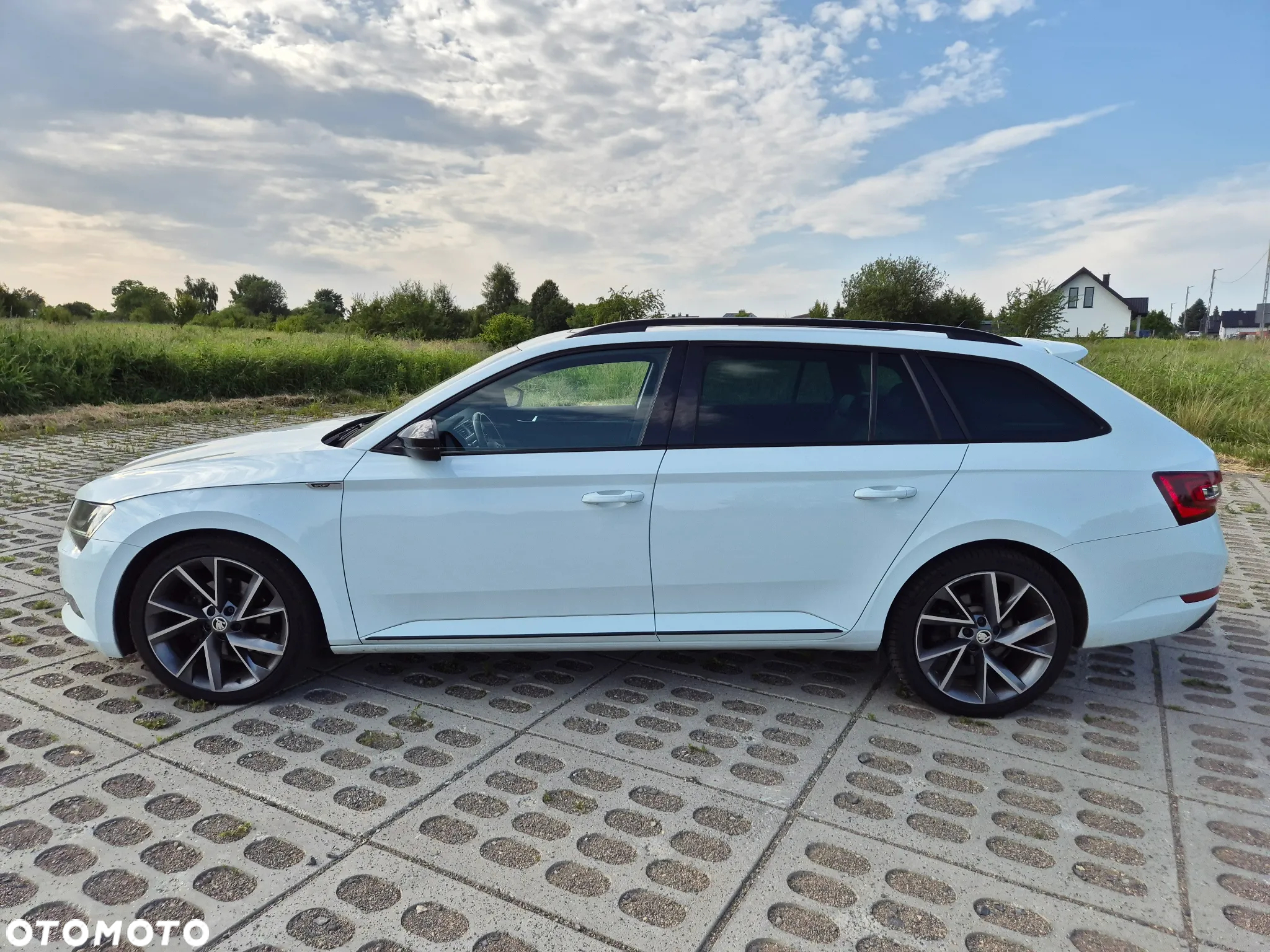Skoda Superb 2.0 TDI 4x4 DSG Sportline - 25